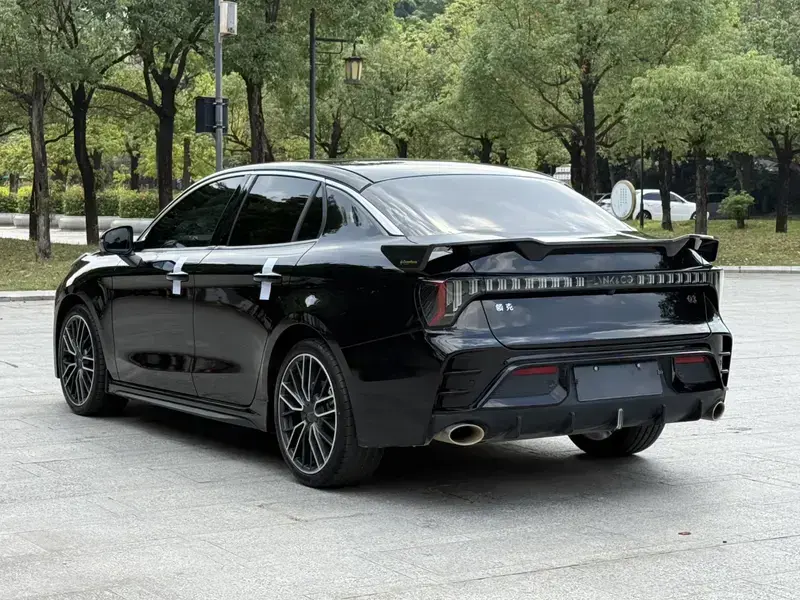 2025 Lynk & Co 03 с пробегом 16 000 км