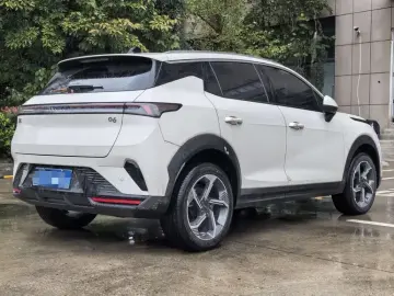2025 Lynk & Co 06 с пробегом 2 000 км