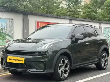 Lynk & Co 06
