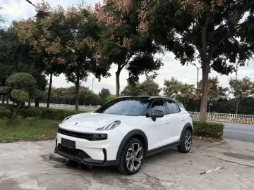 Lynk & Co 06