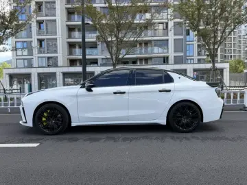 2025 Lynk & Co 03 с пробегом 24 500 км