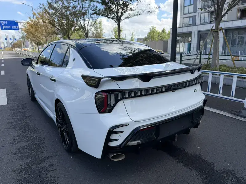 2025 Lynk & Co 03 с пробегом 24 500 км