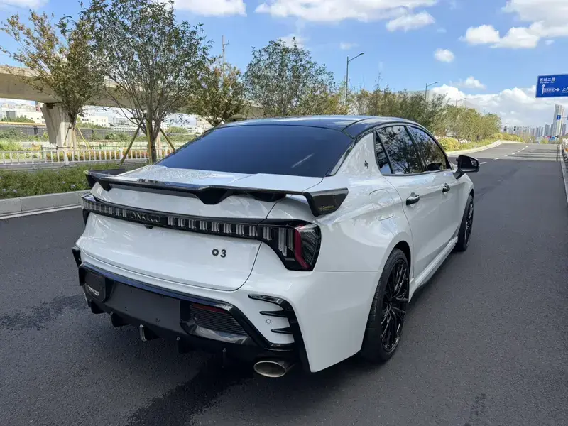 2025 Lynk & Co 03 с пробегом 24 500 км