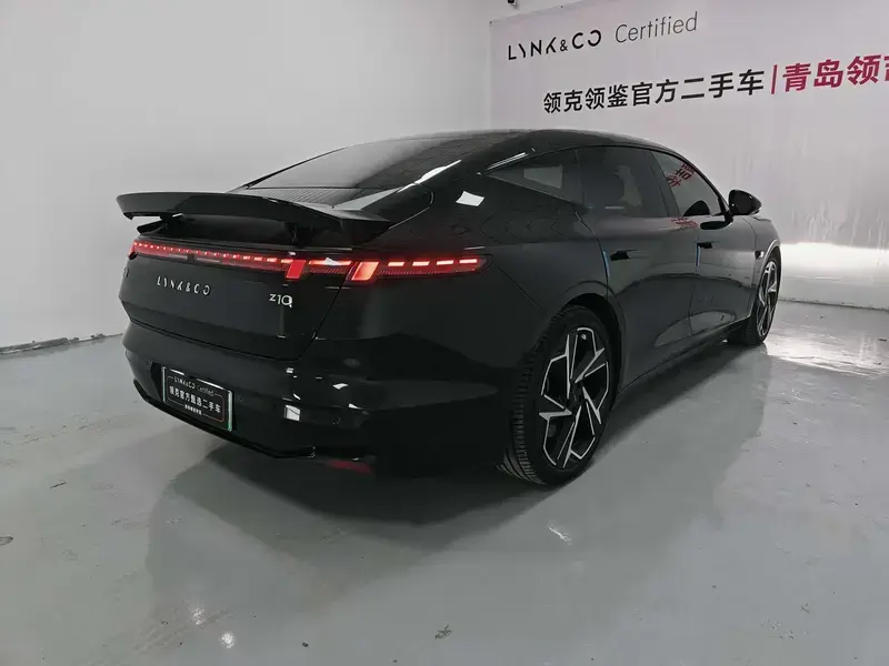 2025 Lynk & Co Z10 с пробегом 31 000 км