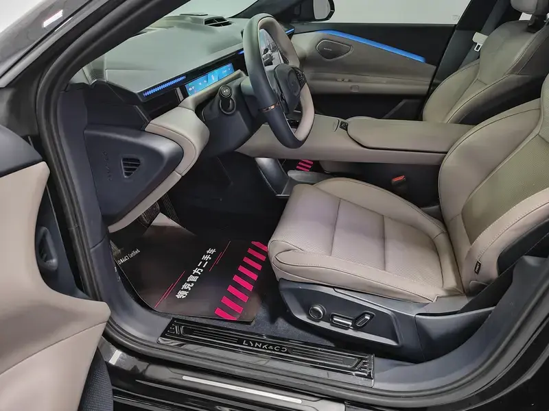 2025 Lynk & Co Z10 с пробегом 31 000 км