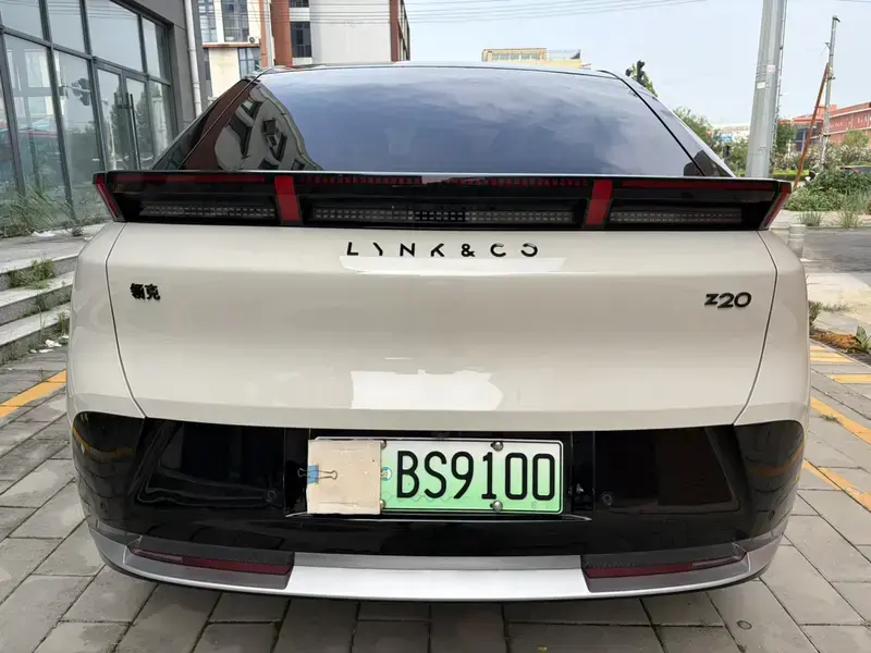 2025 Lynk & Co Z20 с пробегом 31 000 км