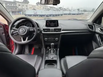2017 Mazda Axela с пробегом 114 000 км