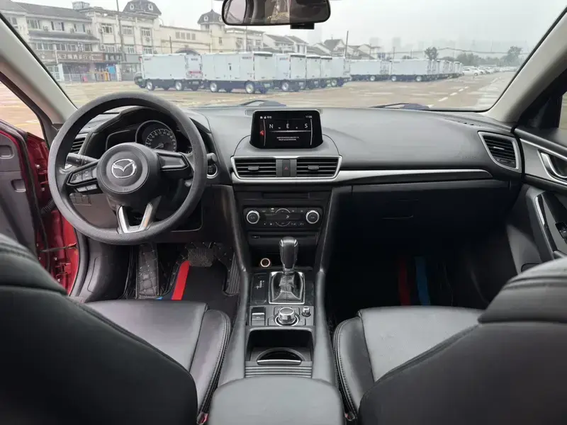 2017 Mazda Axela с пробегом 114 000 км