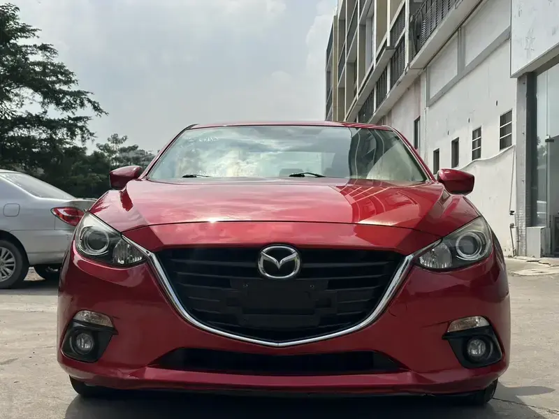 2016 Mazda Axela с пробегом 94 000 км