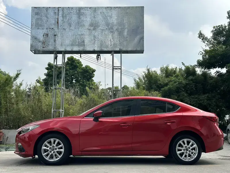2016 Mazda Axela с пробегом 94 000 км