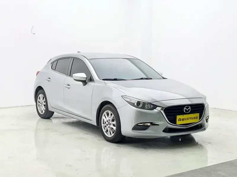 2017 Mazda Axela с пробегом 98 800 км