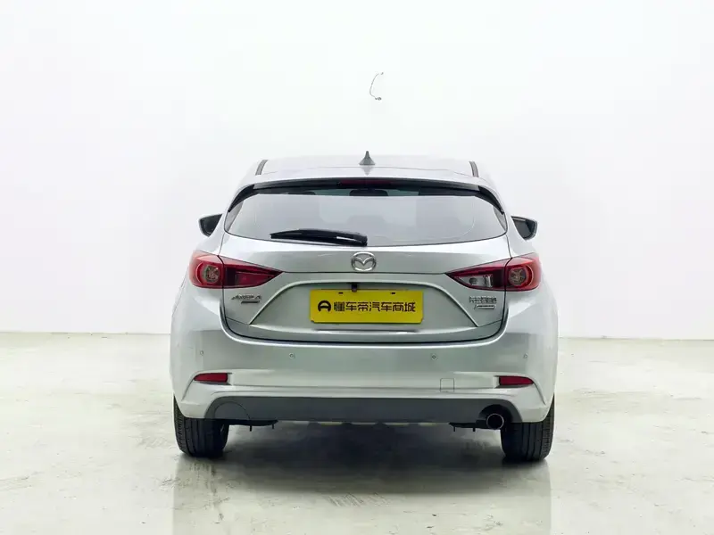 2017 Mazda Axela с пробегом 98 800 км