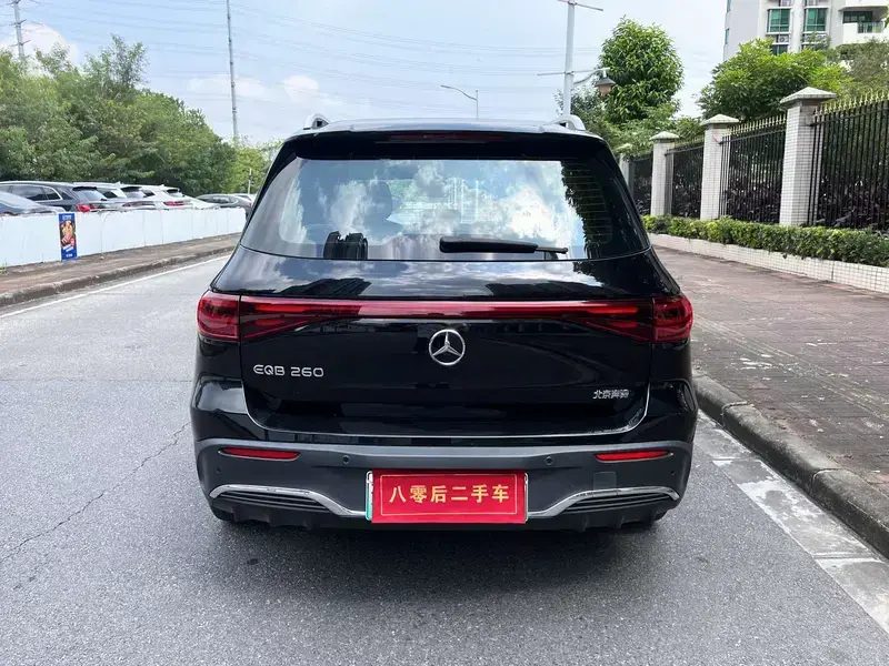 2025 Mercedes-Benz EQB с пробегом 13 000 км