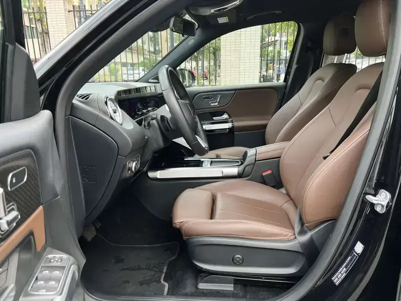 2025 Mercedes-Benz EQB с пробегом 13 000 км