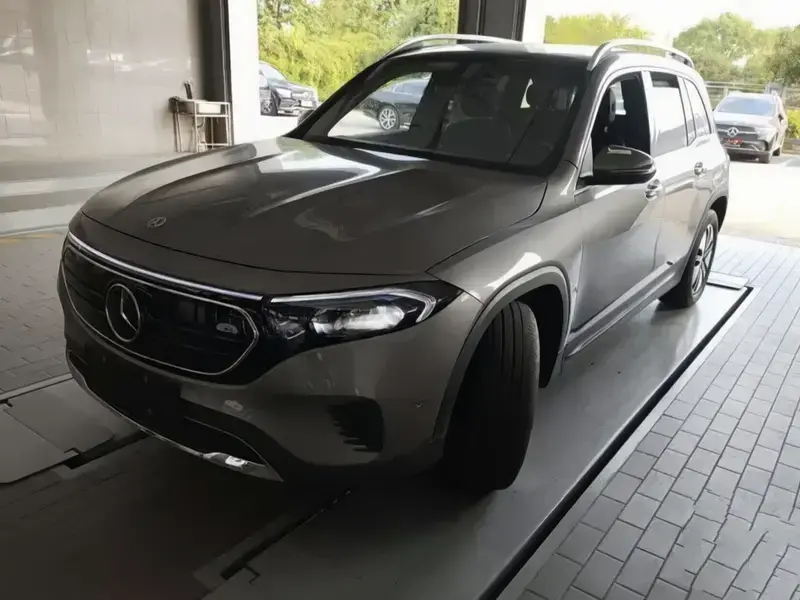 2023 Mercedes-Benz EQB с пробегом 45 000 км
