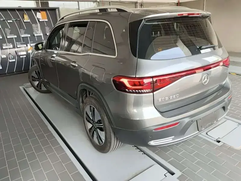 2023 Mercedes-Benz EQB с пробегом 45 000 км