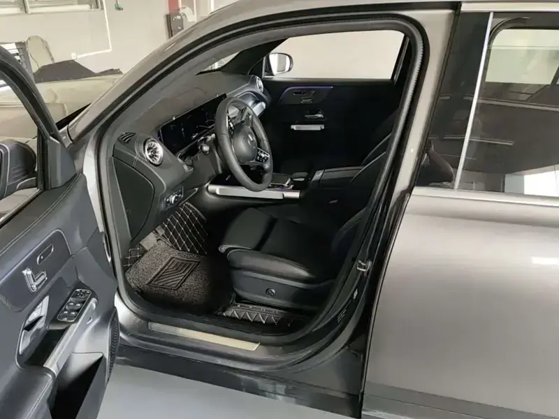 2023 Mercedes-Benz EQB с пробегом 45 000 км