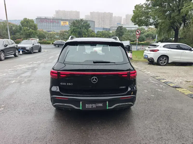 2025 Mercedes-Benz EQB с пробегом 19 000 км