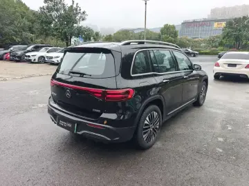 2025 Mercedes-Benz EQB с пробегом 19 000 км