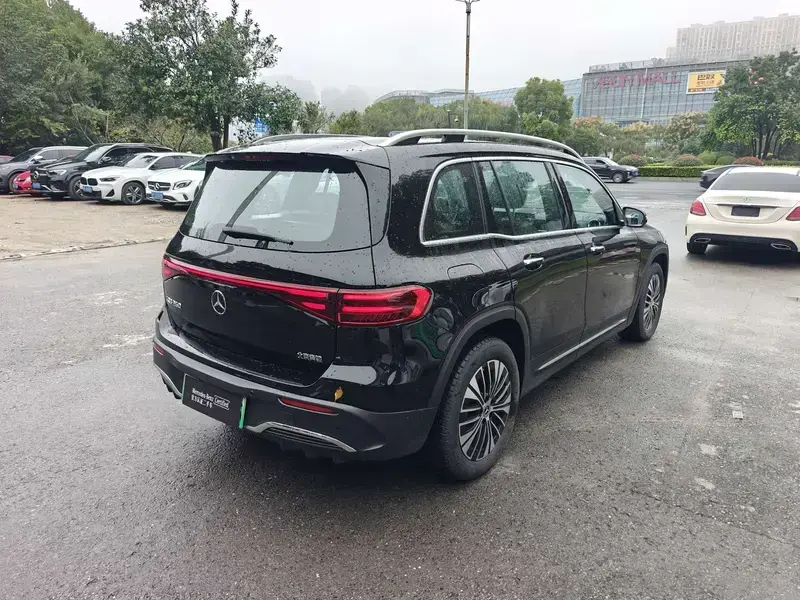2025 Mercedes-Benz EQB с пробегом 19 000 км