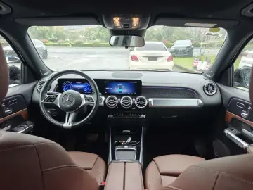 2025 Mercedes-Benz EQB с пробегом 19 000 км