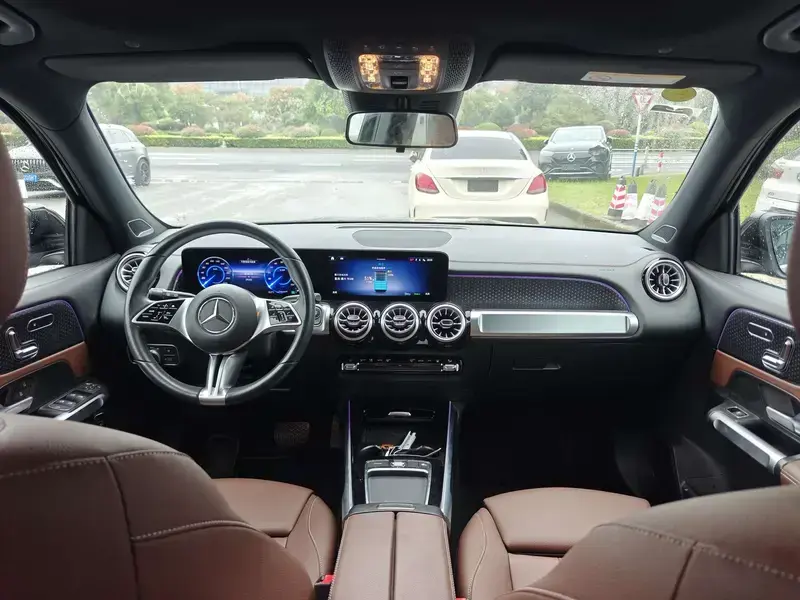 2025 Mercedes-Benz EQB с пробегом 19 000 км