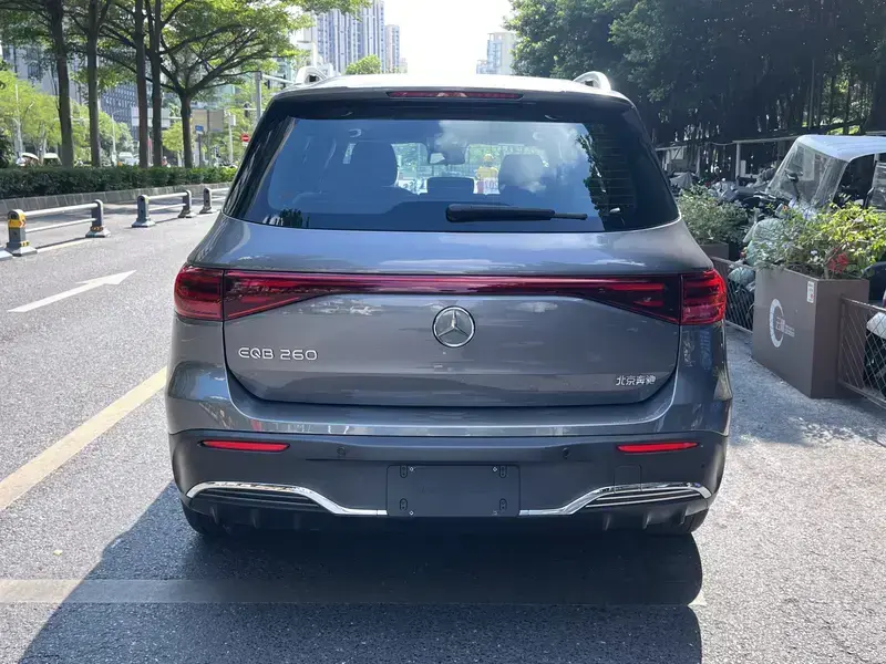2025 Mercedes-Benz EQB с пробегом 8 500 км