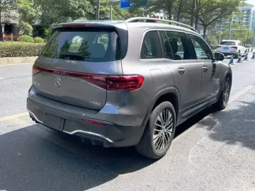 2025 Mercedes-Benz EQB с пробегом 8 500 км