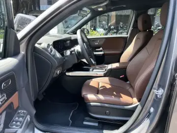 2025 Mercedes-Benz EQB с пробегом 8 500 км