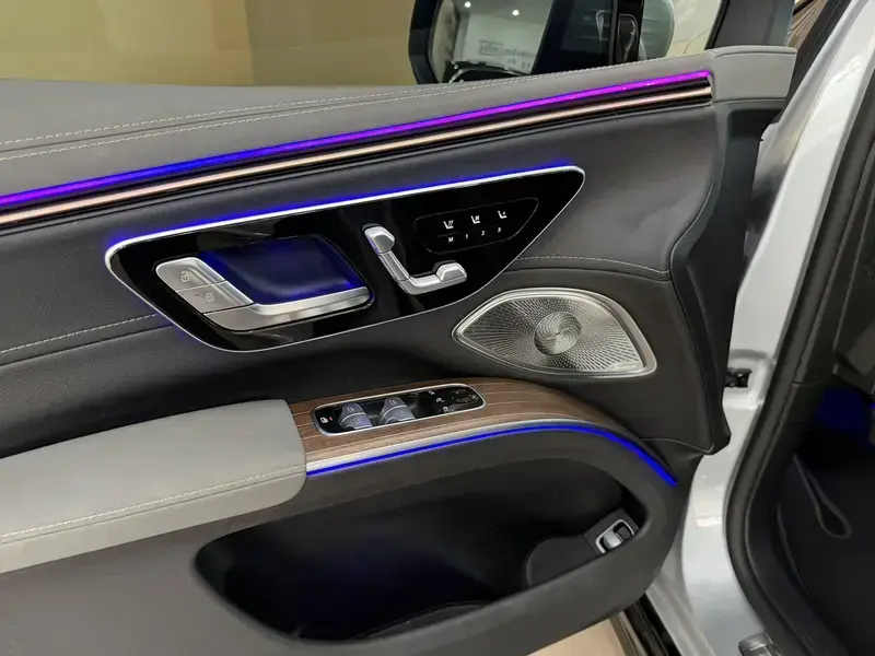 2023 Mercedes-Benz EQS SUV с пробегом 54 000 км