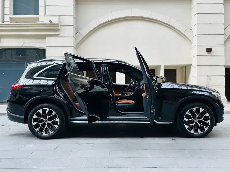 2023 Mercedes-Benz GLC с пробегом 56 400 км