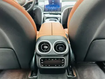 2023 Mercedes-Benz GLC с пробегом 56 400 км