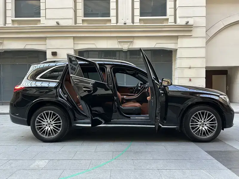 2025 Mercedes-Benz GLC с пробегом 25 000 км