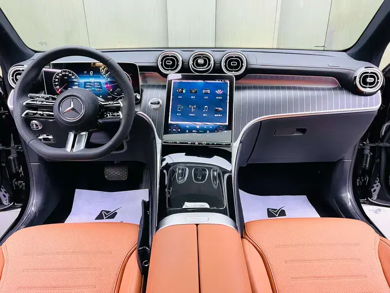 2023 Mercedes-Benz GLC с пробегом 30 000 км