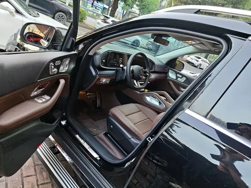 2025 Mercedes-Benz GLS с пробегом 1 000 км