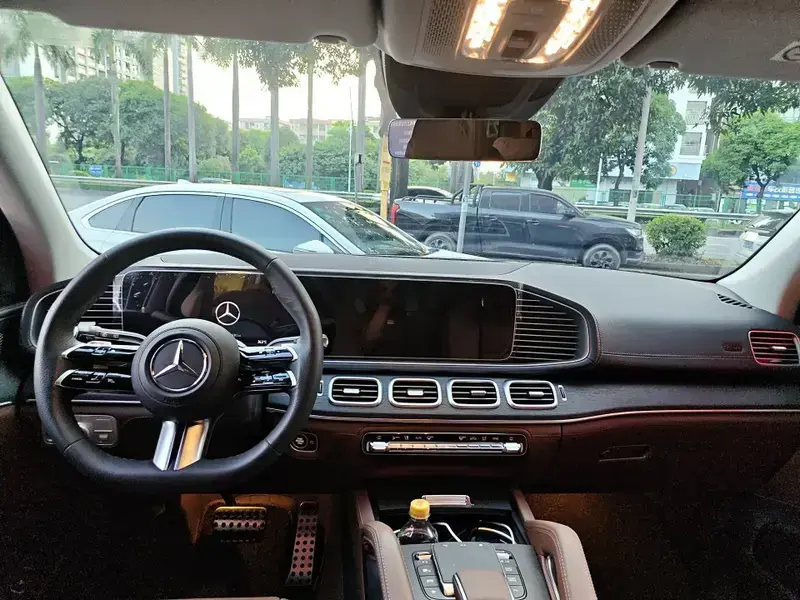 2025 Mercedes-Benz GLS с пробегом 1 000 км