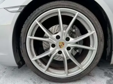 2023 Porsche 718 Spyder с пробегом 16 000 км
