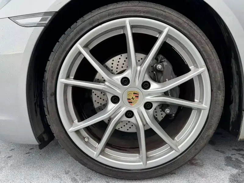 2023 Porsche 718 Spyder с пробегом 16 000 км