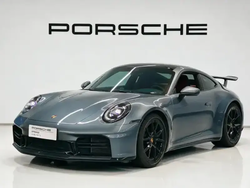 2025 Porsche 911 с пробегом 9 400 км