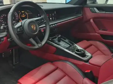 2025 Porsche 911 с пробегом 9 400 км