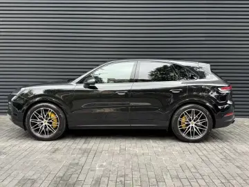 2025 Porsche Cayenne с пробегом 14 200 км