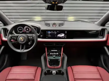 2025 Porsche Cayenne с пробегом 14 200 км