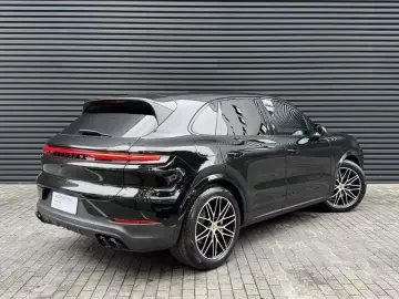 2025 Porsche Cayenne с пробегом 14 200 км