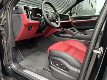 2025 Porsche Cayenne с пробегом 14 200 км