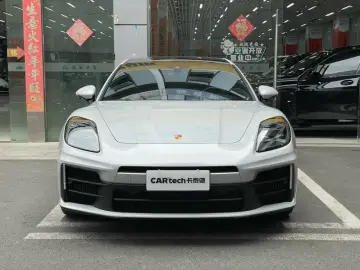 2024 Porsche Panamera с пробегом 21 000 км