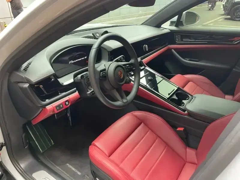 2024 Porsche Panamera с пробегом 21 000 км