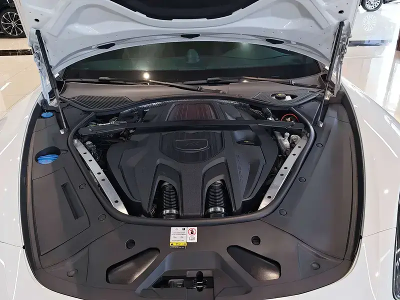 2023 Porsche Panamera с пробегом 16 000 км