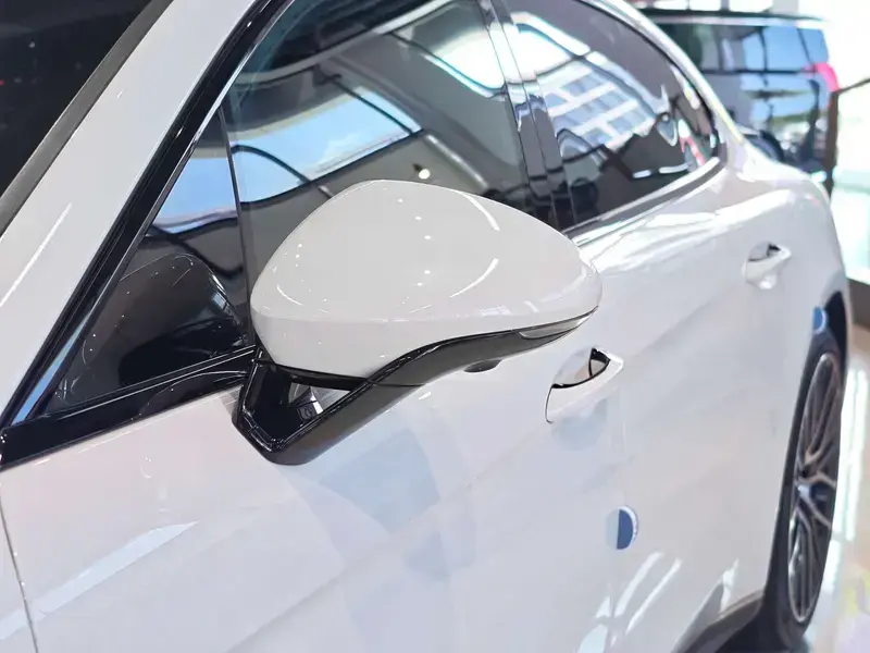 2023 Porsche Panamera с пробегом 16 000 км