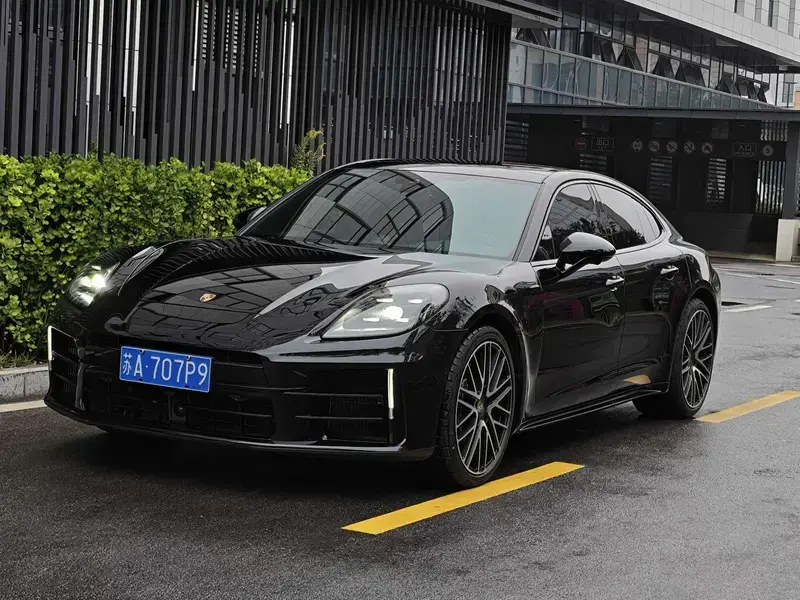 2024 Porsche Panamera с пробегом 27 000 км