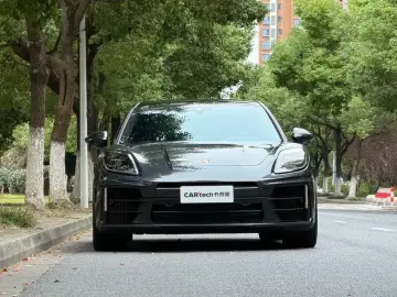 2025 Porsche Panamera с пробегом 6 000 км